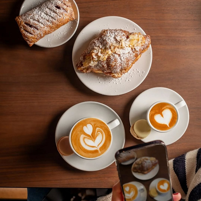 A coffee a day keeps the stress away… at least for a moment. ☕️ ❤️

#barcaffeespresso #barcaffe