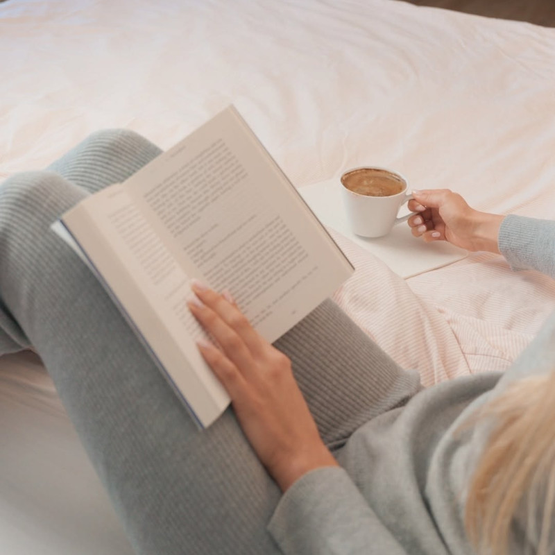 A cup of calm, a story to wander into, and the gentle pause of an afternoon well spent. 🤎☕️