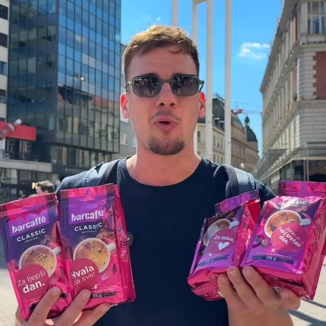 Barcaffè slavi rođendan stoga iznenađujemo naše sugrađane najdražom kavom! ☕ Nema boljeg načina za uljepšati nekome dan od dijeljenja malog znaka pažnje. 😊✨ @barcaffe 

#PokloniLjepšiDan #Barcaffè #BarcaffeRođendan