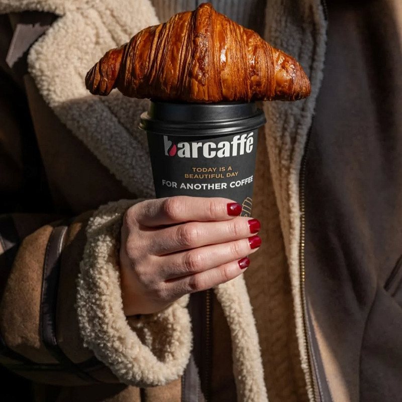 Coffee + croissant = the ultimate winter survival kit on Monday! Who’s in? ☕️

#barcaffeespresso #barcaffe