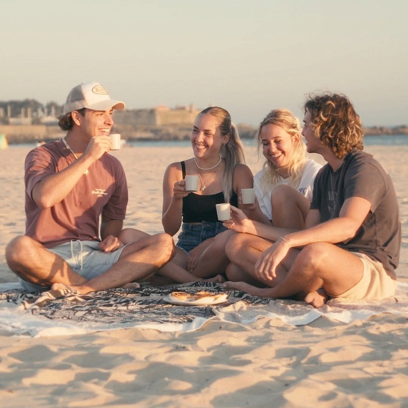 Coffee that travels the world with you and is part of your most beautiful moments with friends around the globe? That’s our Barcaffè. 🤎