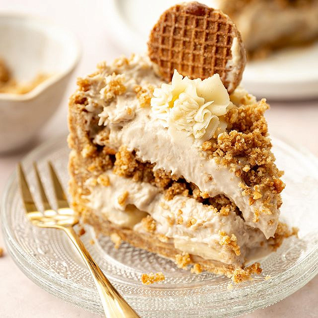 Crunchy “Irish Cream” cookie base, delicious coffee cream and divine, incredibly creamy Banana Cheesecake 🔥 This dessert should definitely be on your to-make list - no baking, no complications, just enjoying! 🤍

Banana “Irish Cream” Cheesecake (slo...