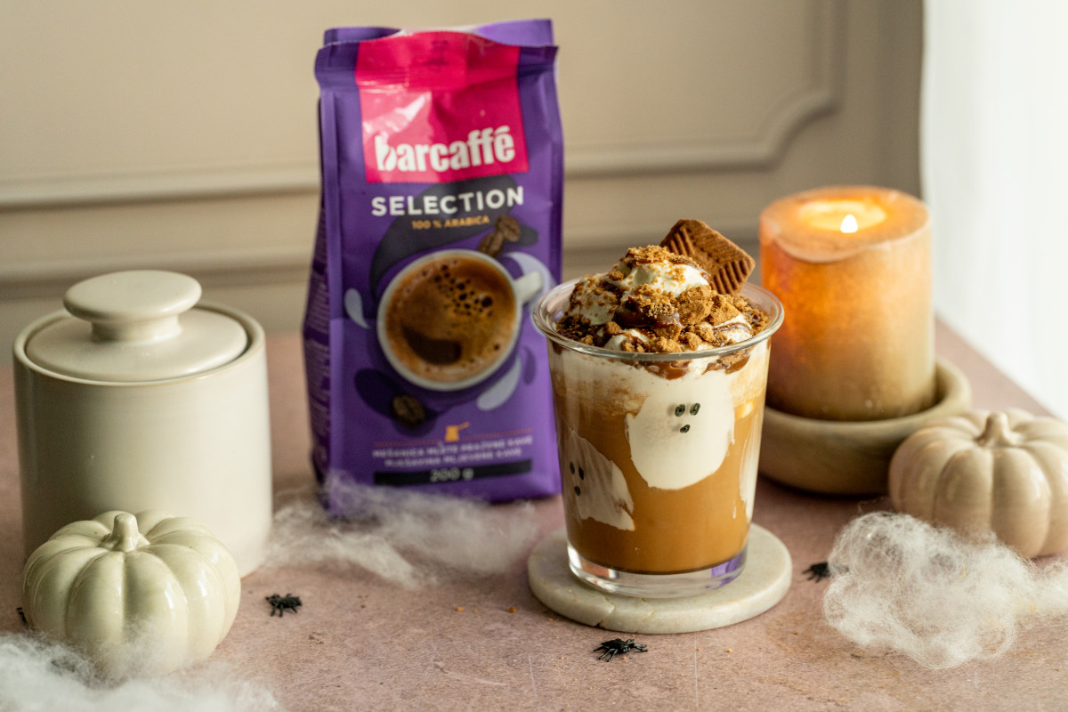 Harryjeva “Butterkava” (Butterbeer inspiracija) s karamelo