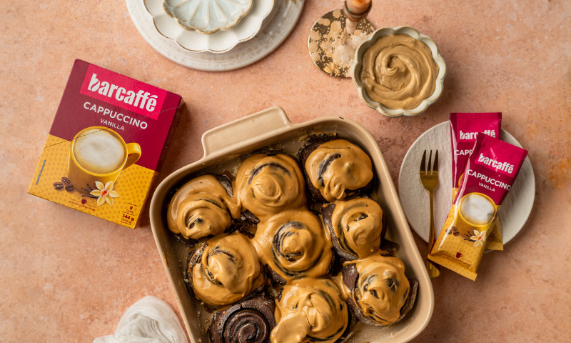 Čokoladne cimetove rolice s prelivom