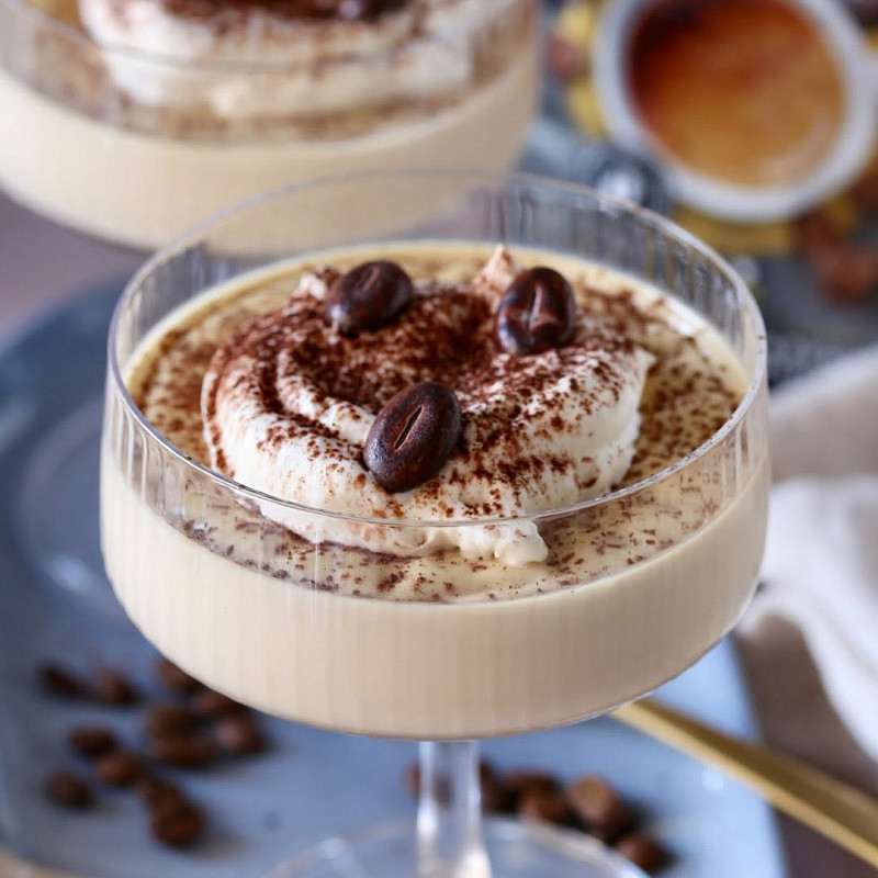 For warm summer days 😎 simple but perfect coffee panna cotta. 🌞

Espresso panna cotta:
500ml double cream 
2 tbs sugar
Vanilla paste or half bean
Double espresso shot
3 gelatine leafs

*for serving whipped cream with vanilla, cocoa powder and choco...
