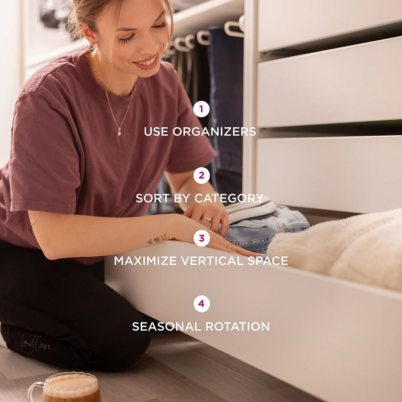 Is your closet a mess? Maybe it’s time for a spring refresh! 🌸 
Here are five simple tips to keep it neat and organized. 👆🏻