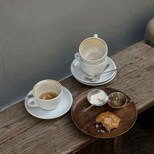 Kdo je pa tvoj tihi junak?🦸‍♂️

@barcaffe 
#coffee #barcaffe