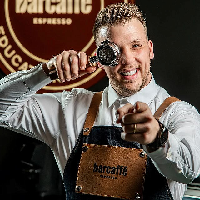 Last call for the LAGS battle in Slovenia! If you hold a Green, Red, or Black LAGS certification, you can join the fun! Hurry up and sign up by clicking the link in our bio until April 30. 😊

#barcaffeespresso #barcaffe