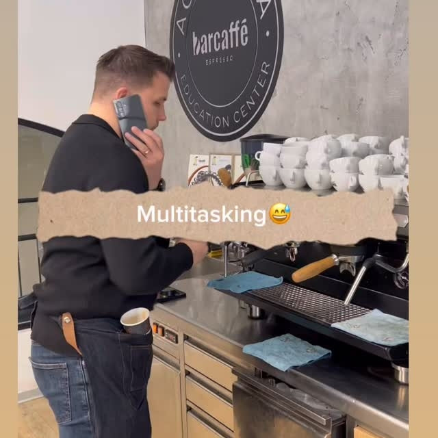 Multitasking level: barista 💪☕📱 😅😅

#CoffeeLife #LatteArt #BaristaSkills #CoffeeToGo #Multitasking #SoloMode #BaristaLife #CoffeeAddict #CoffeeArt #DailyGrind #BaristaFlow #CaffeineQueen #CoffeeLovers #LatteLove #CoffeeTime #EspressoYourself