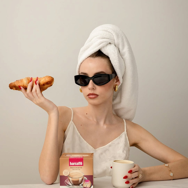 The world just hits different behind sunglasses — especially when you’ve got a buttery croissant in one hand and a Barcaffè Noisette in the other. ☕🥐 Coincidence? We don’t think so.