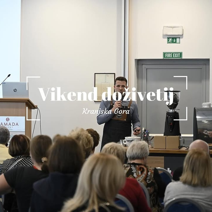 Včasih je dovolj beseda, spet drugič prikaz ali pa povabilo k sodelovanju, da nekomu lastno strast prikažeš v zanimanju ✨️🪄 ☕️

Definitivno nekaj, kar mene najbolj motivira.
#coffeeconectspeople ☕️❤️

Prikaz latte arta s predavanjem, demonstracij...