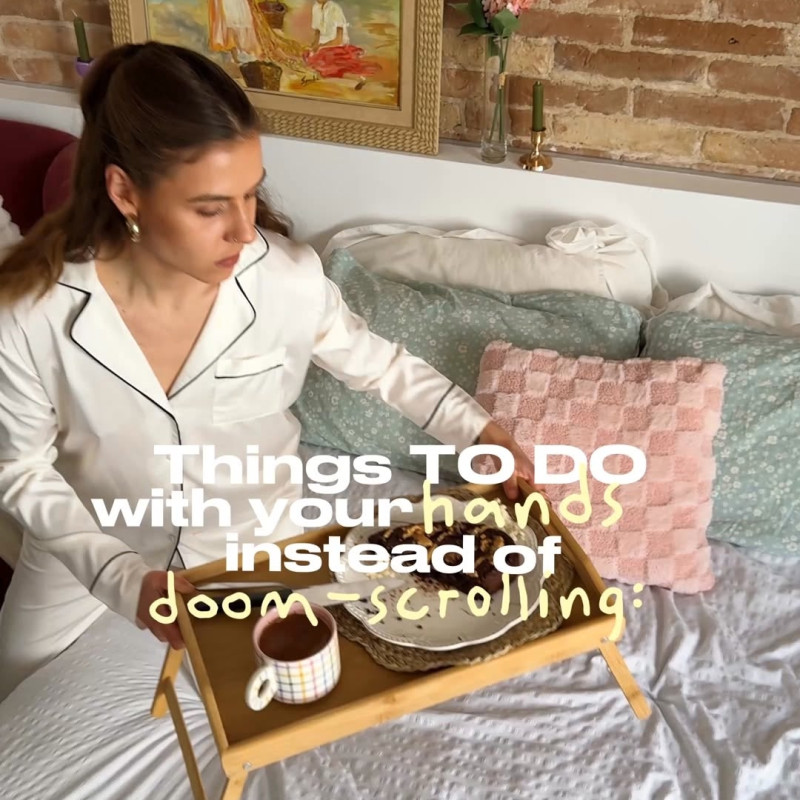 What would you choose for your offline moment? 👇🏻☕️